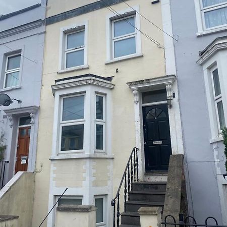 Spacious 4 Bedroom House Near Stokes Croft!! Central!!! Bristol Bagian luar foto