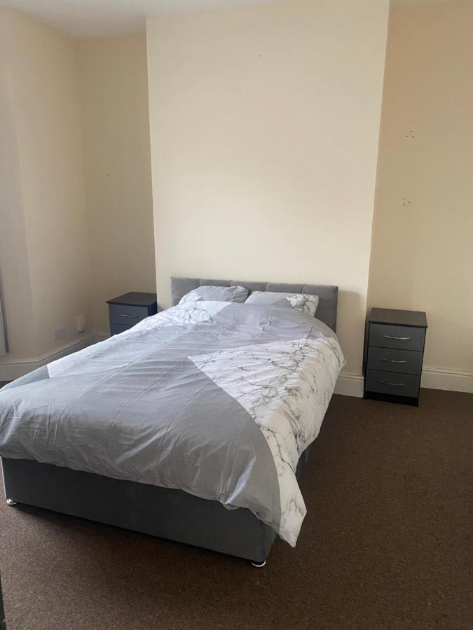 Spacious 4 Bedroom House Near Stokes Croft!! Central!!! Bristol Bagian luar foto
